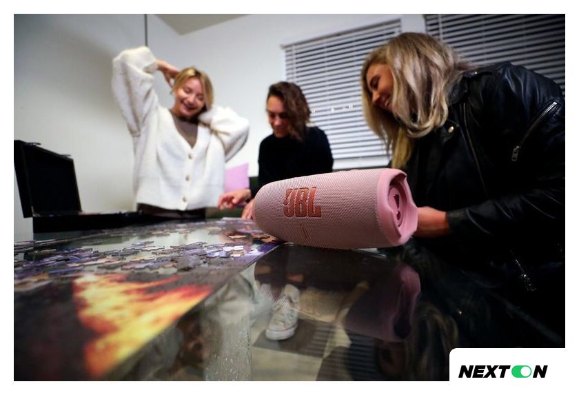 Беспроводная колонка JBL Charge 5 (синий) - Изображение №15 — Интернет-магазин Nexton